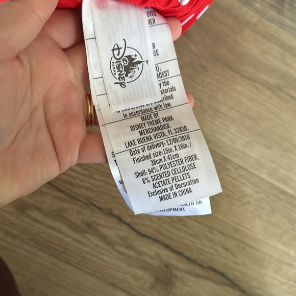 Minnie Mouse cupcake plushie pillow - Picture 9 of 9